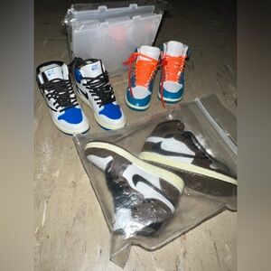 Sneaker Keychains w Clear Mini Shoebox